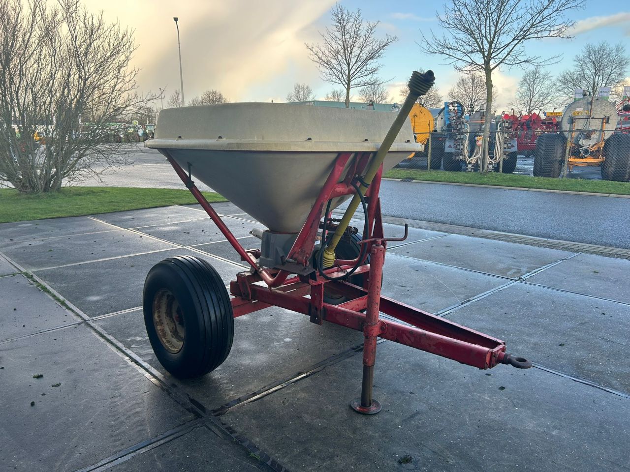 Vicon pendelstrooier op onderstel