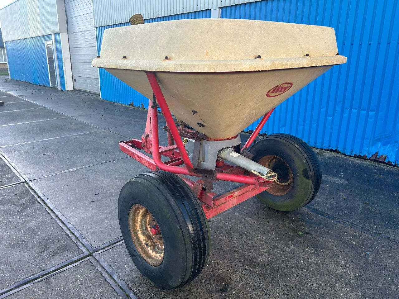 Vicon pendelstrooier op onderstel