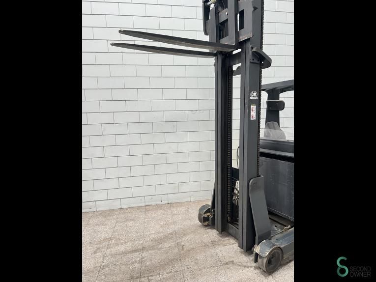 Schubmaststapler Elektrisch OM Thesi B2 K23 2004