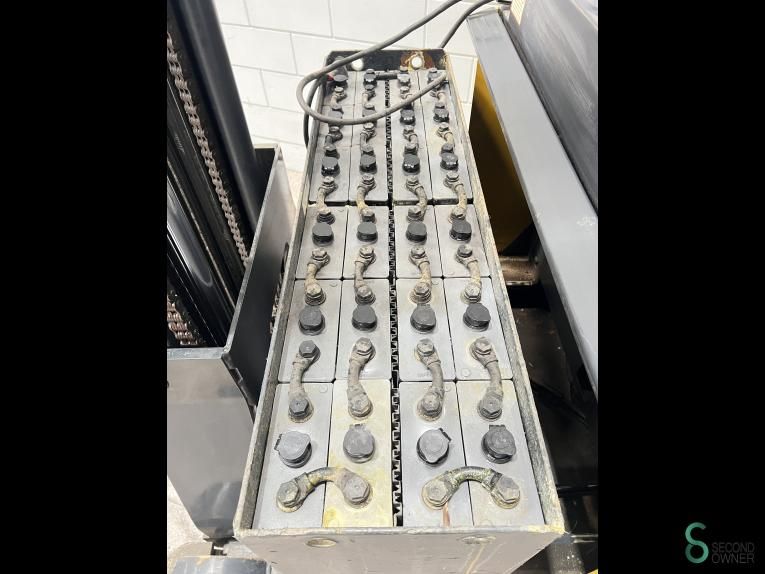 Schubmaststapler Elektrisch OM Thesi B2 K23 2004