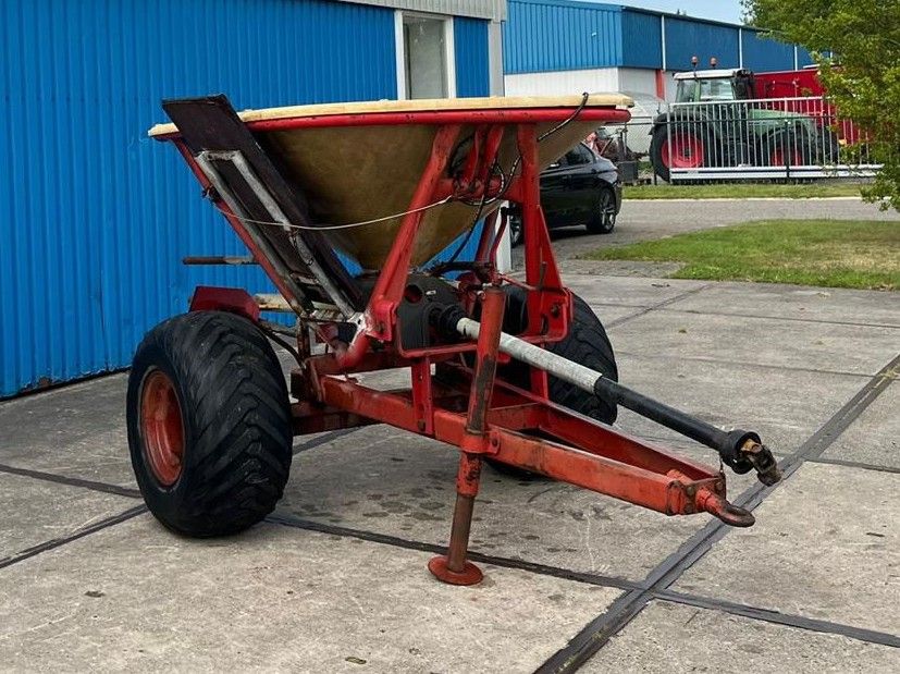 Vicon pendelstrooier op onderstel