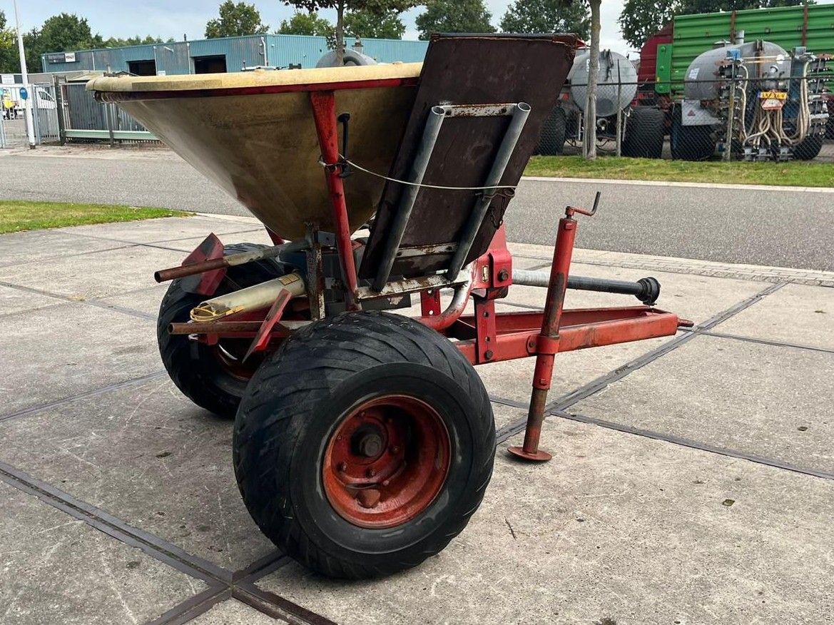 Vicon pendelstrooier op onderstel