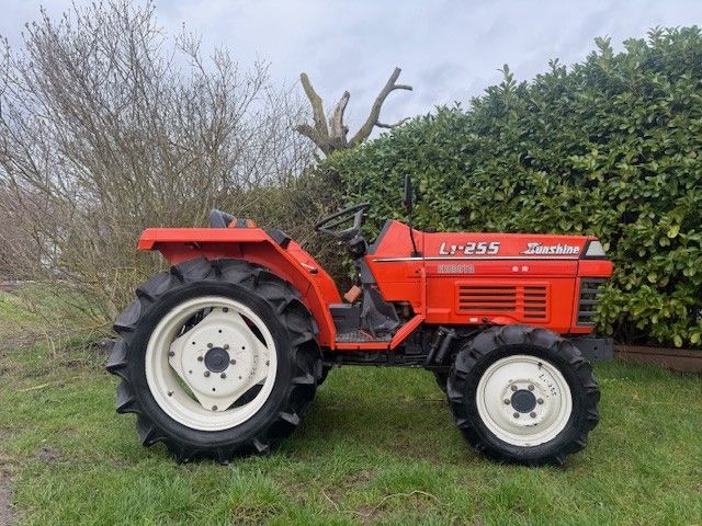 KUBOTA L1-255 4WD Power steering