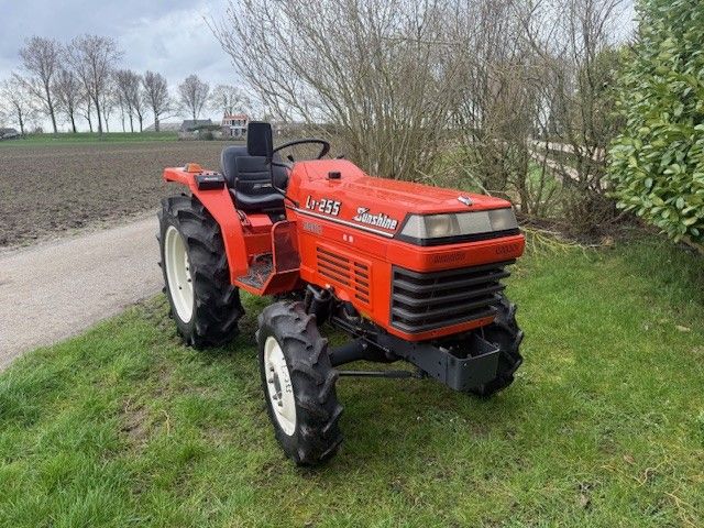 KUBOTA L1-255 4WD Power steering