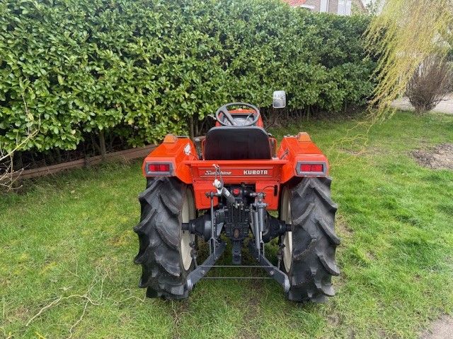 KUBOTA L1-255 4WD Power steering