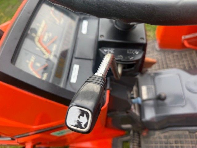 KUBOTA L1-255 4WD Power steering