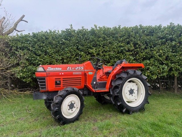 KUBOTA L1-255 4WD Power steering