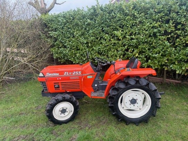 KUBOTA L1-255 4WD Power steering