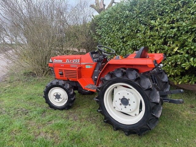 KUBOTA L1-255 4WD Power steering