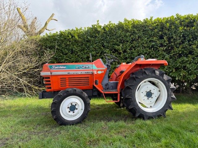 Kubota L1-245DT 4WD