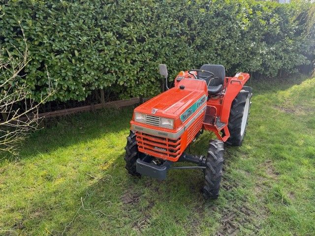 Kubota L1-245DT 4WD
