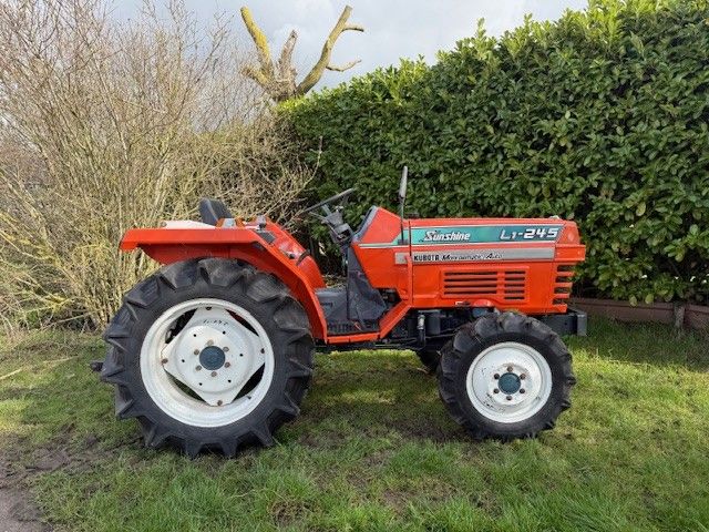 Kubota L1-245DT 4WD