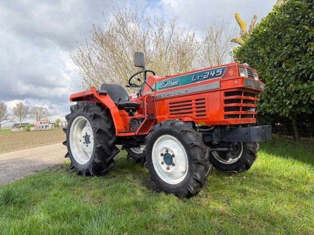 Kubota L1-245DT 4WD