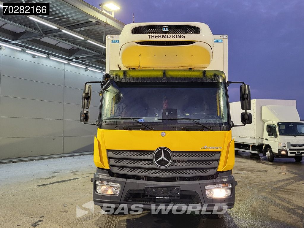 Mercedes Atego Atego 1524 4X2 15tonner ThermoKing T-1200R Cooler Ladebordwand Automatic Euro 6