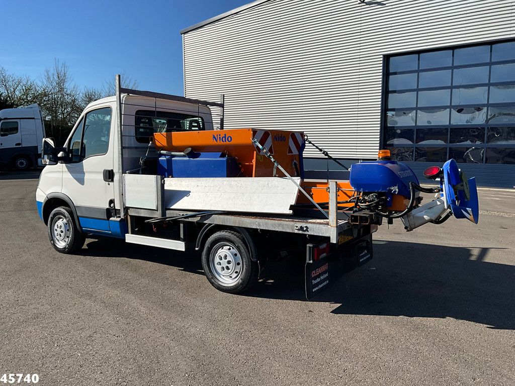 Iveco Daily 35S12 300 met Nido zoutstrooier Just 88.053 km!