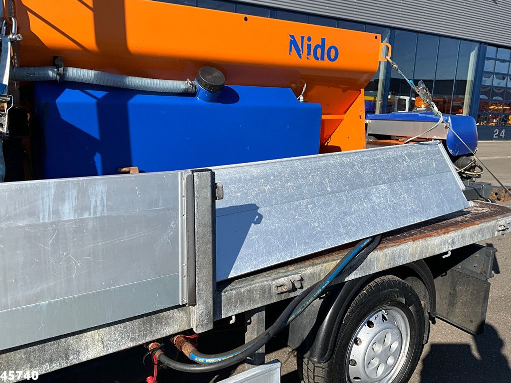 Iveco Daily 35S12 300 met Nido zoutstrooier Just 88.053 km!