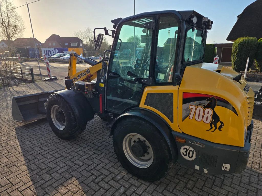 Mustang 708 shovel bak en lepels