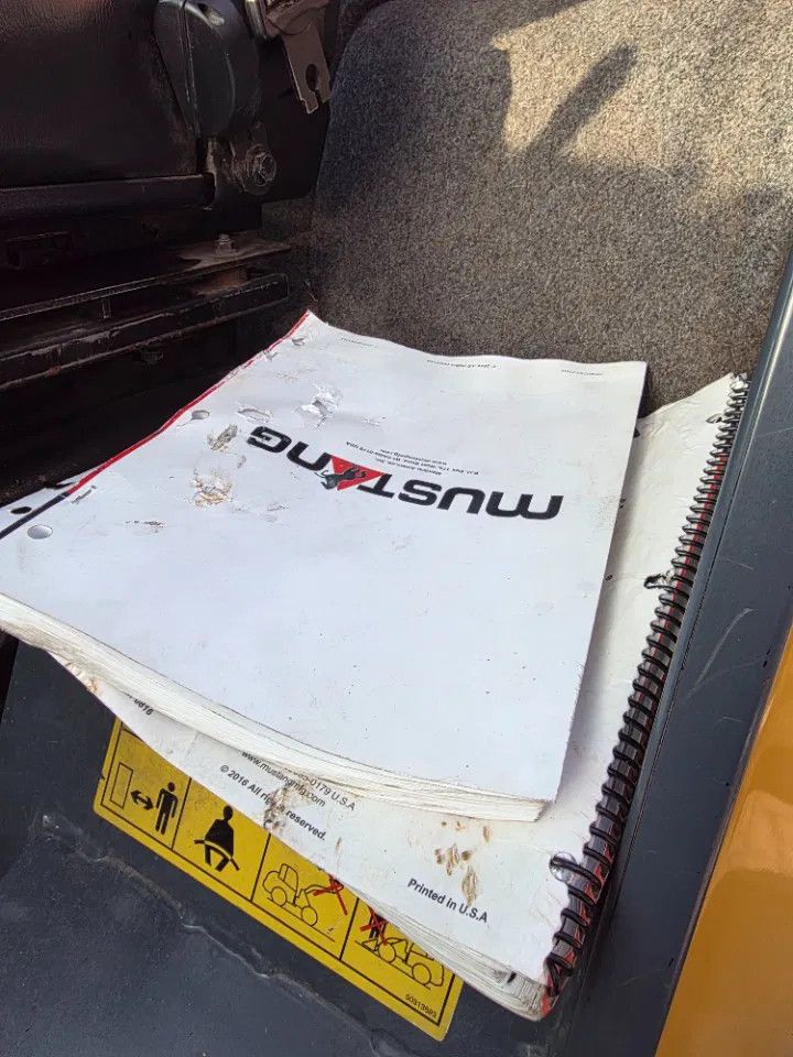 Mustang 708 shovel bak en lepels