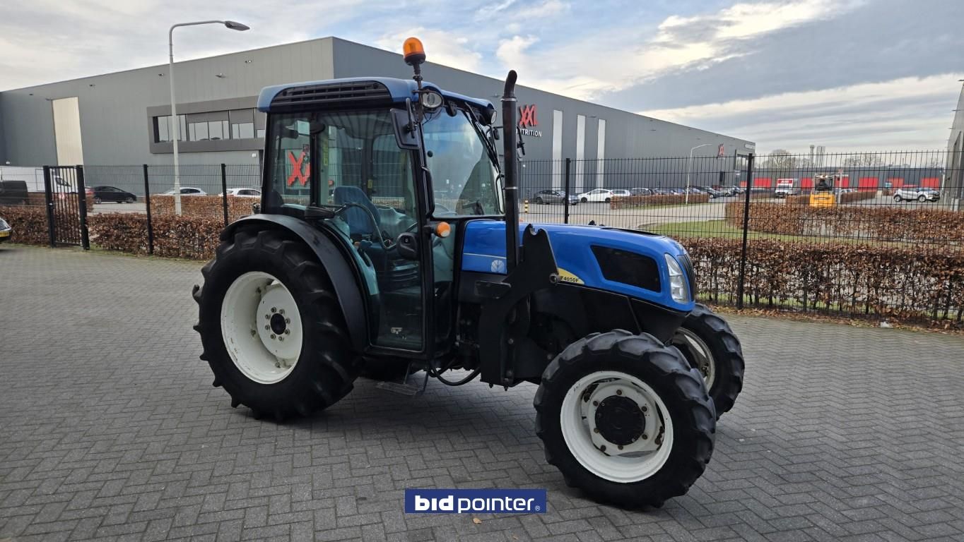 New Holland T4050F Supersteer