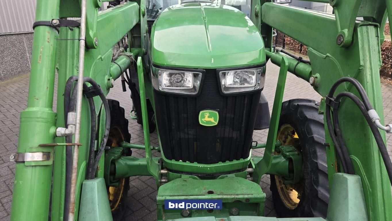 John Deere 5085M with loader