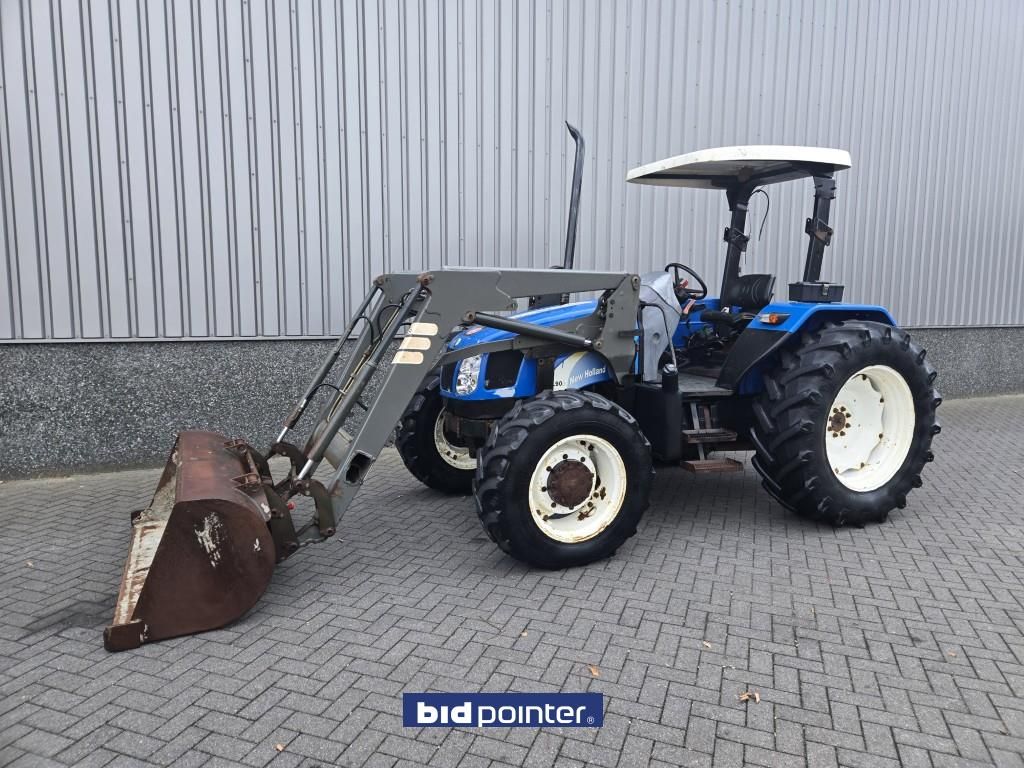 New Holland TL90A with Loader