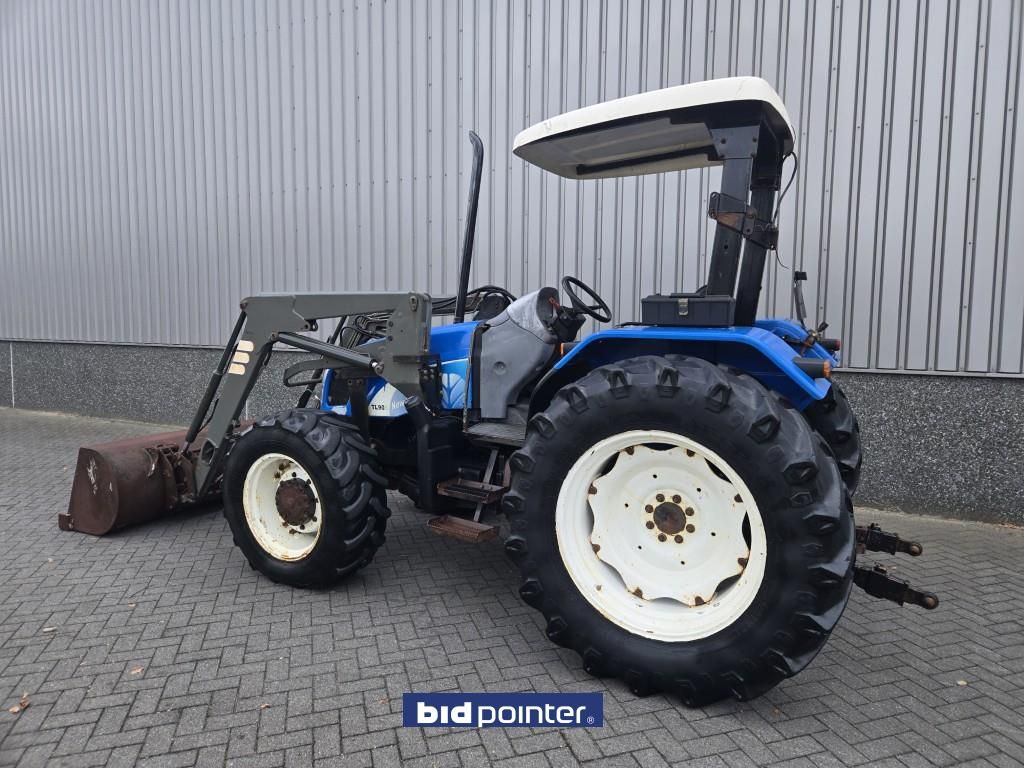 New Holland TL90A with Loader