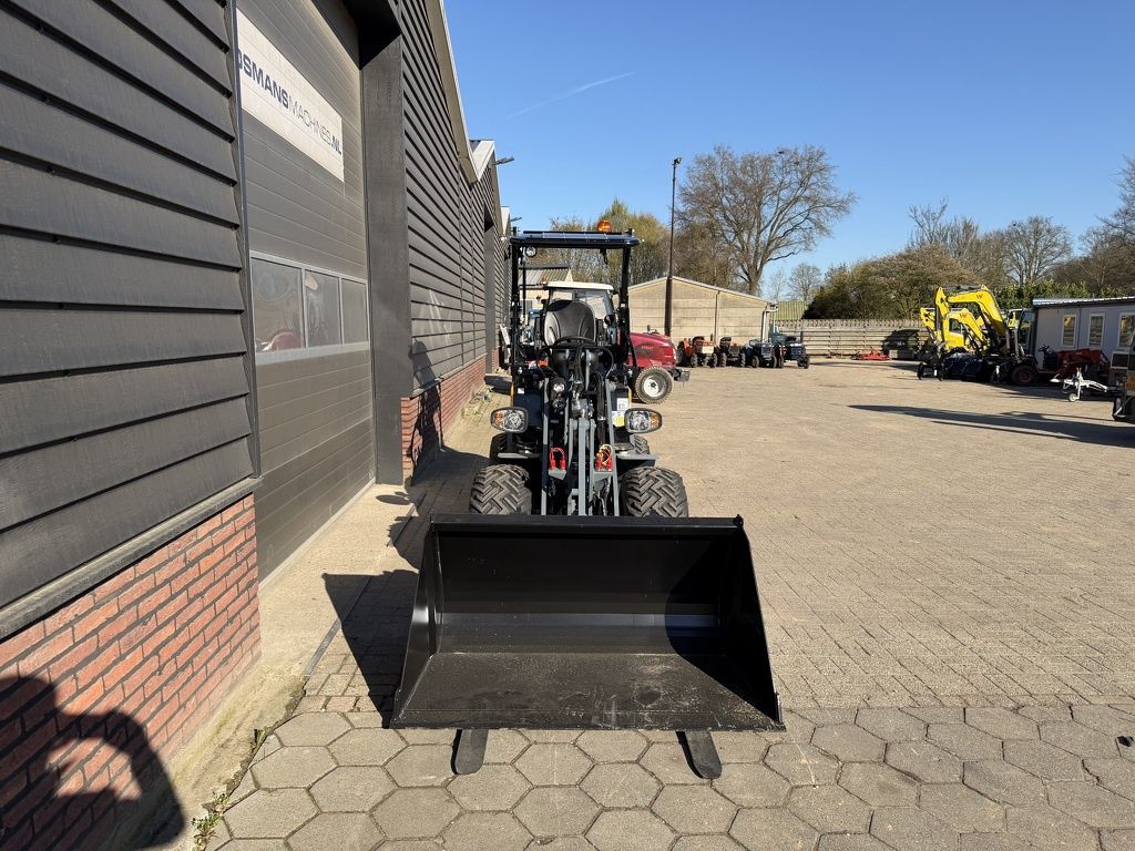 Giant G2300 X-TRA HD minishovel NIEUW (pro inching / kogeltrekhaak)