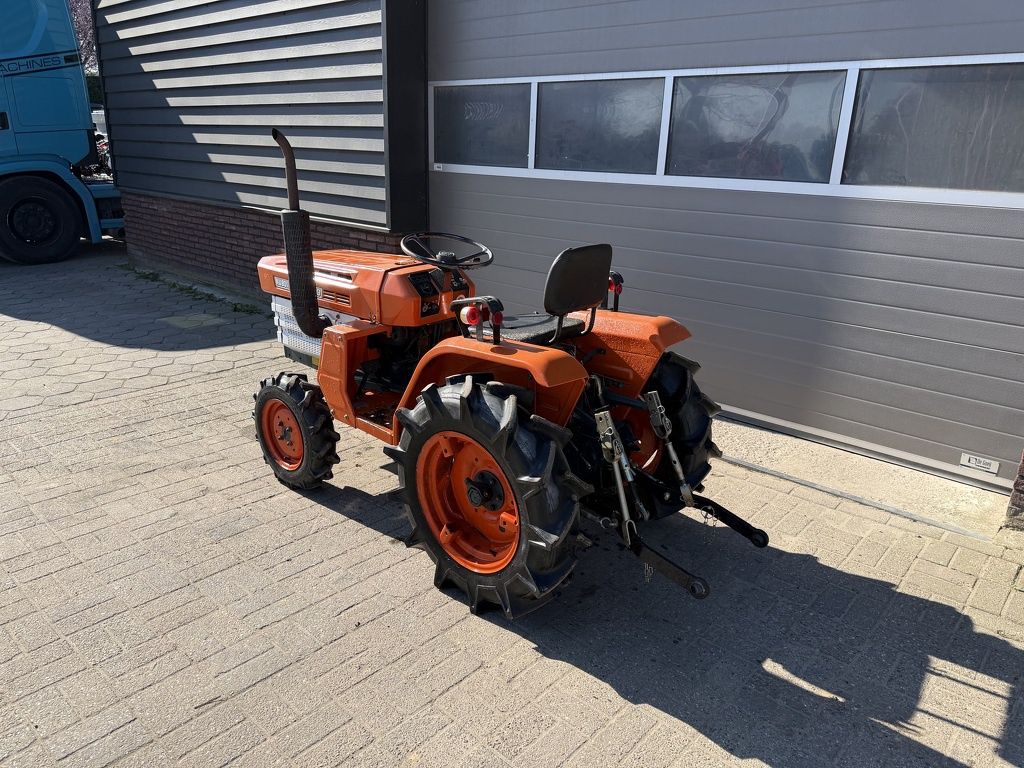 Kubota B1500 4WD 15 PK minitractor