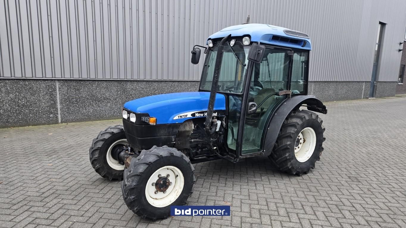 New Holland TN70F Supersteer