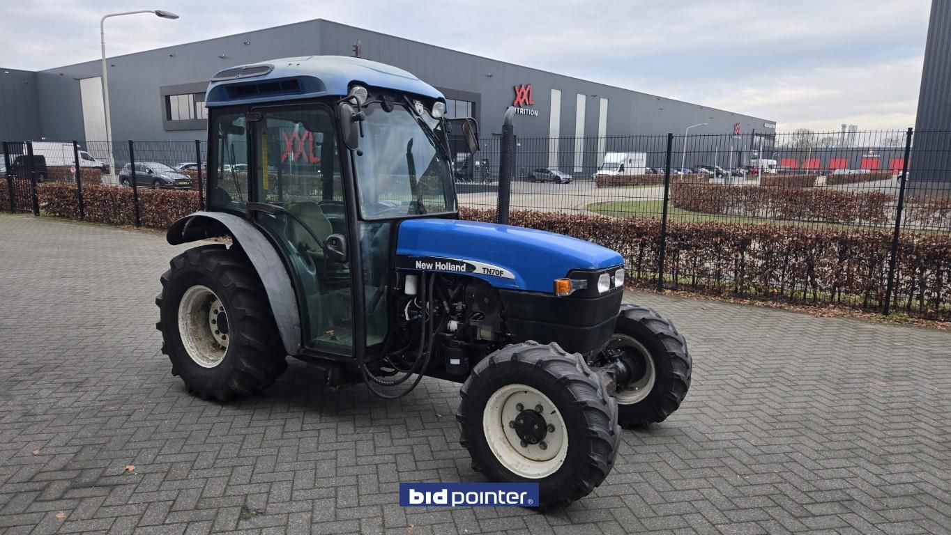 New Holland TN70F Supersteer
