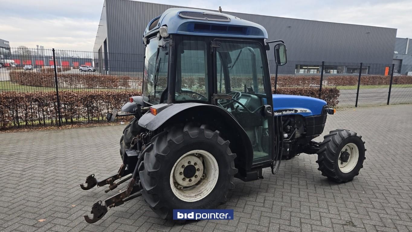 New Holland TN70F Supersteer