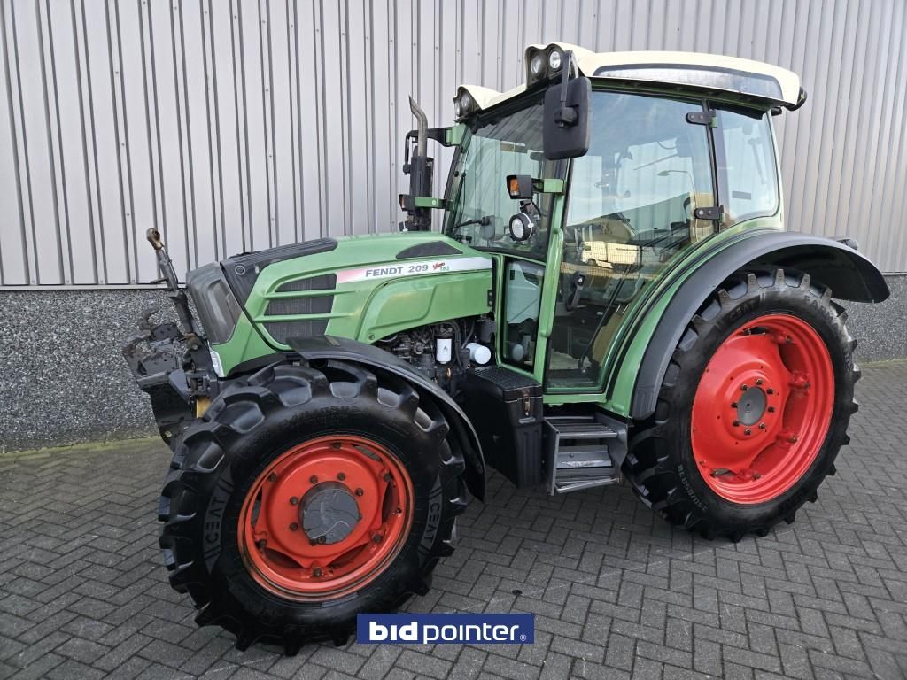 Fendt 209S Vario Front linkage and PTO