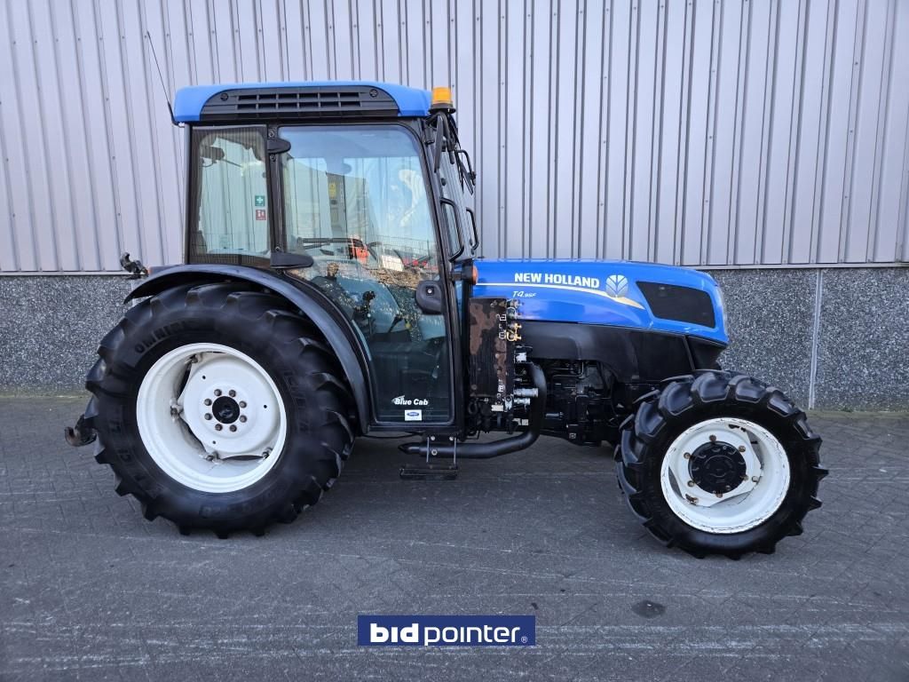 New Holland T4.95F Supersteer