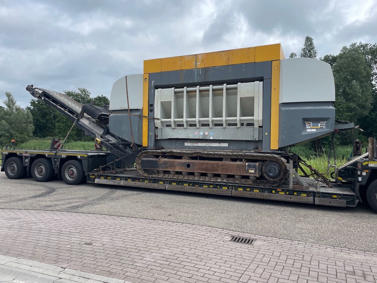 Untha XR3000C MOBIL-E Shredder