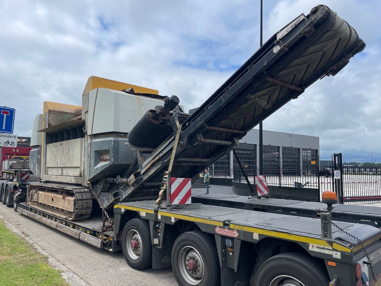 Untha XR3000C MOBIL-E Shredder