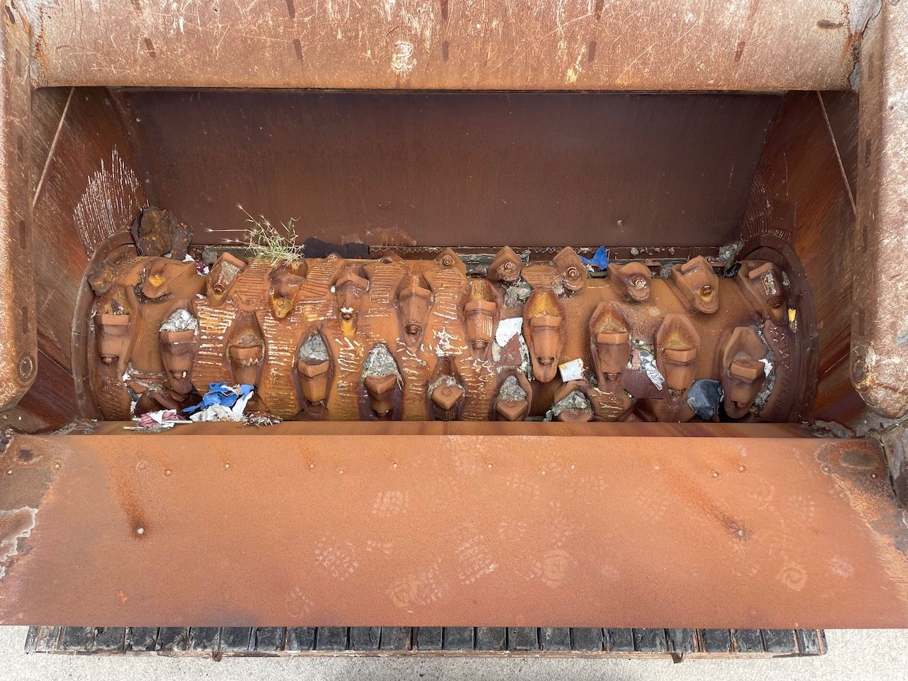 Untha XR3000C MOBIL-E Shredder