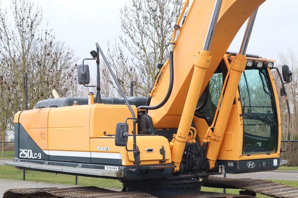 Hyundai ROBEX 250 LC-9 | BUCKET | QUICK COUPLER