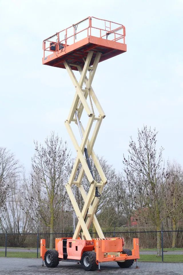 JLG 3394 RT | 12 METER | 1.020 KG