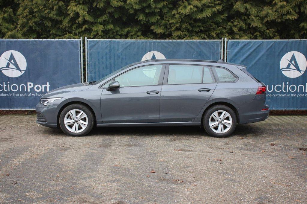 Volkswagen Golf Variant Station Wagon 1.0 eTSI Life Business Hybrid 110hp 2023