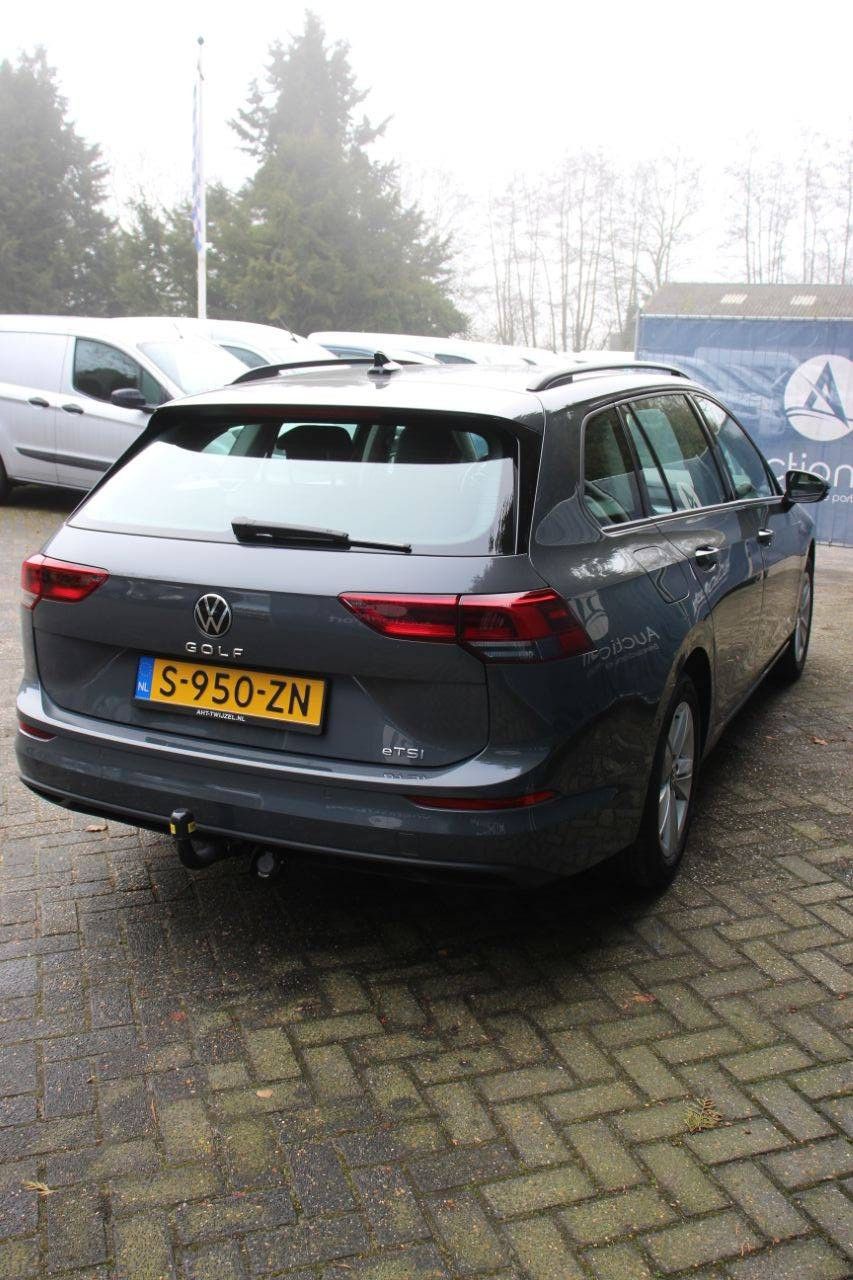 Volkswagen Golf Variant Station Wagon 1.0 eTSI Life Business Hybrid 110hp 2023