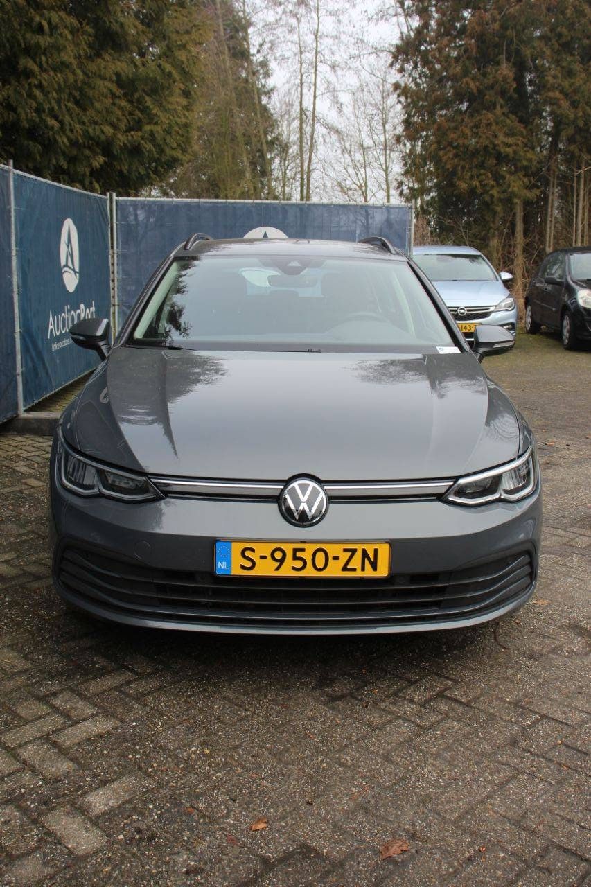 Volkswagen Golf Variant Station Wagon 1.0 eTSI Life Business Hybrid 110hp 2023