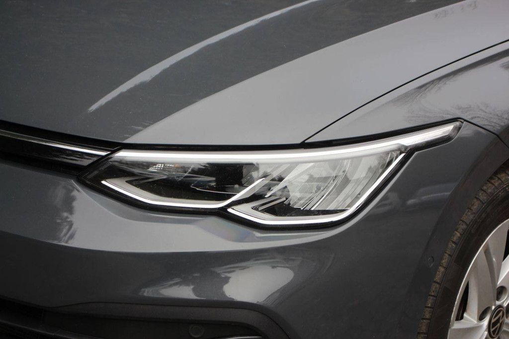 Volkswagen Golf Variant Station Wagon 1.0 eTSI Life Business Hybrid 110hp 2023