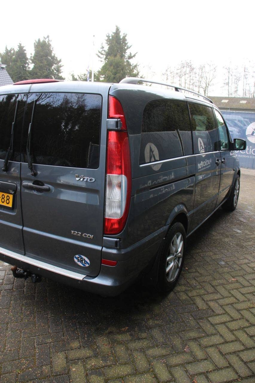Mercedes-Benz Vito 122 CDI 320 Lang DC Luxus Diesel 226 PS Van 2012