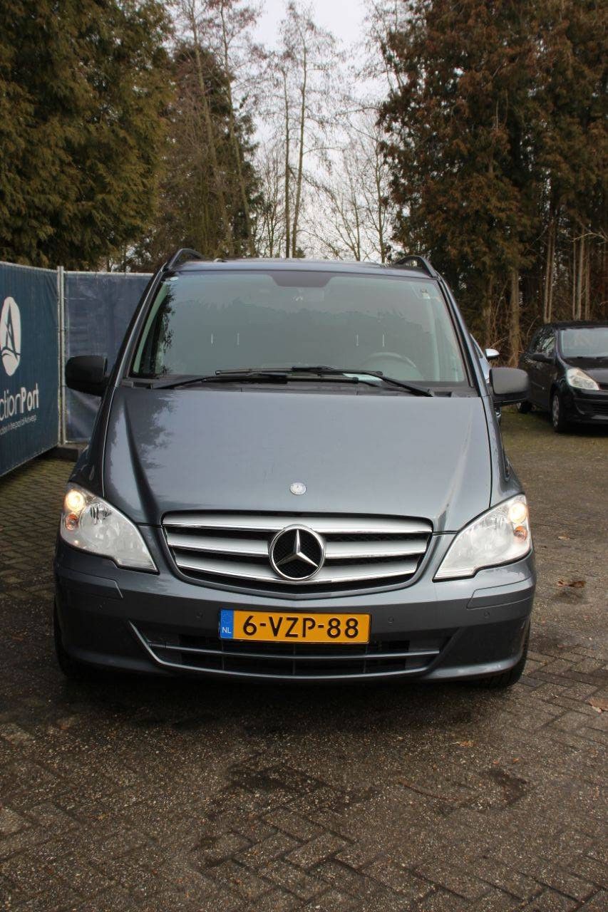 Mercedes-Benz Vito 122 CDI 320 Lang DC Luxus Diesel 226 PS Van 2012