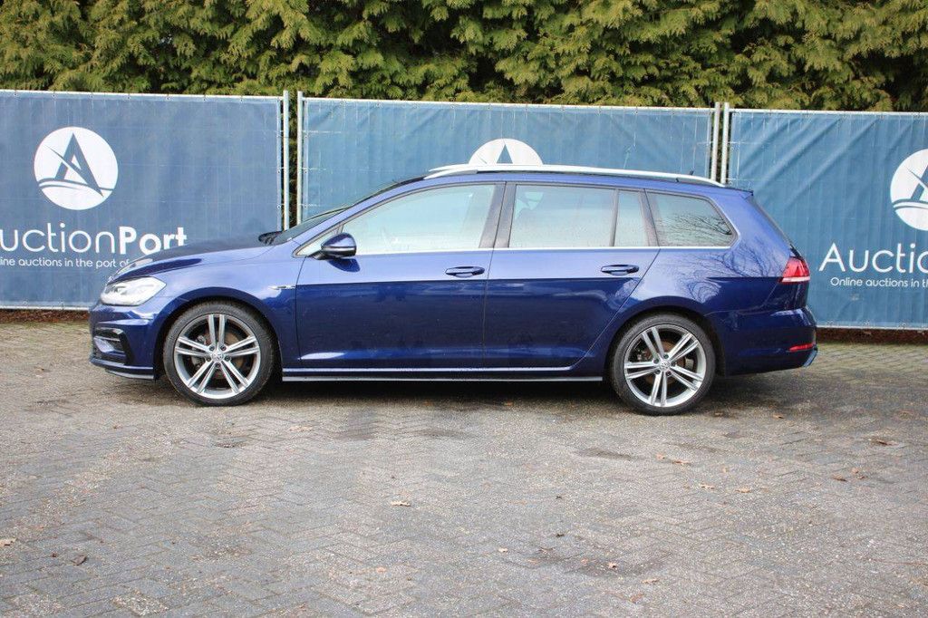 Volkswagen Golf Variant Station Wagon 1.5 TSI Highline Business R Petrol 151hp 2019