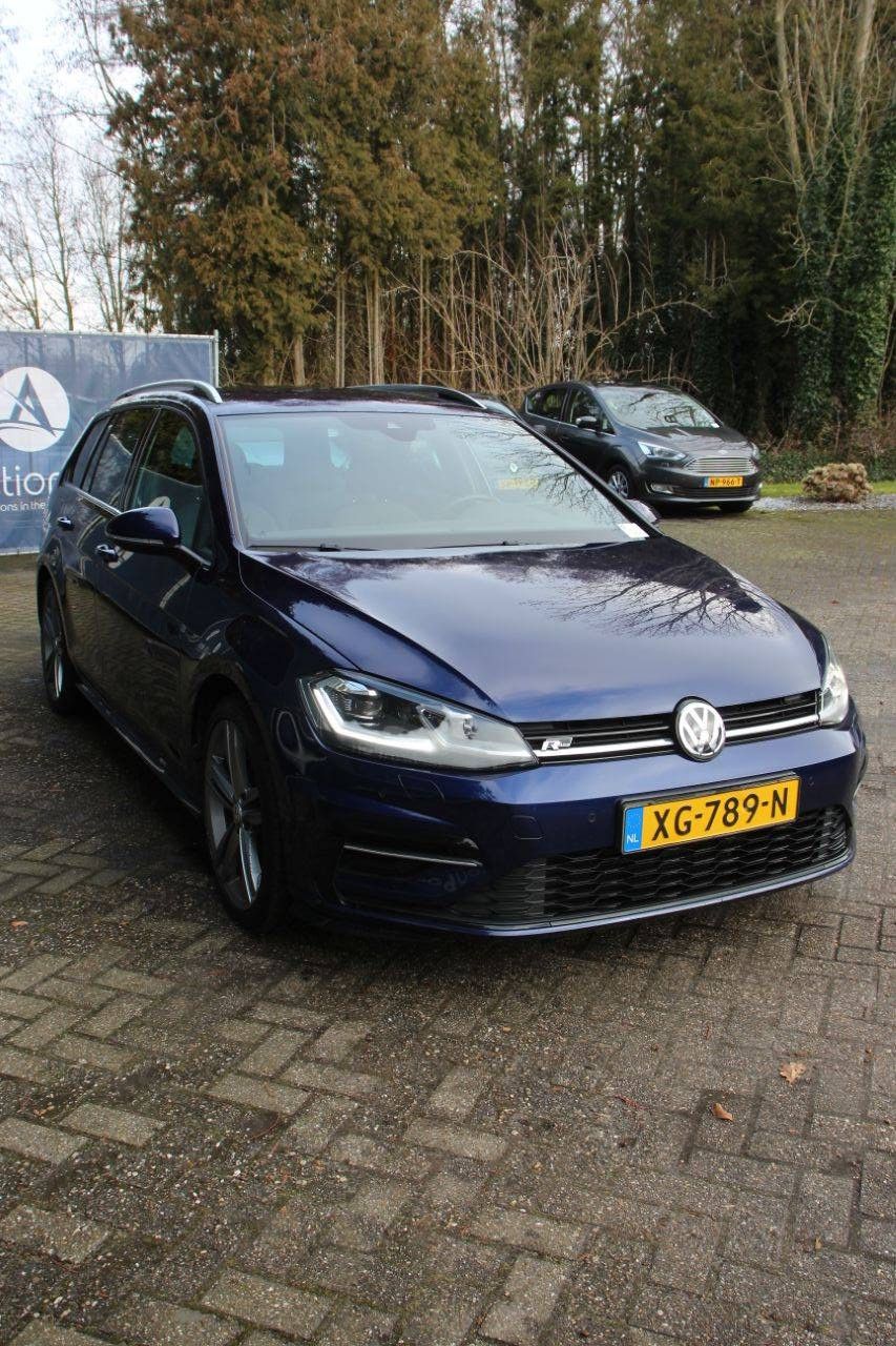 Volkswagen Golf Variant Station Wagon 1.5 TSI Highline Business R Petrol 151hp 2019