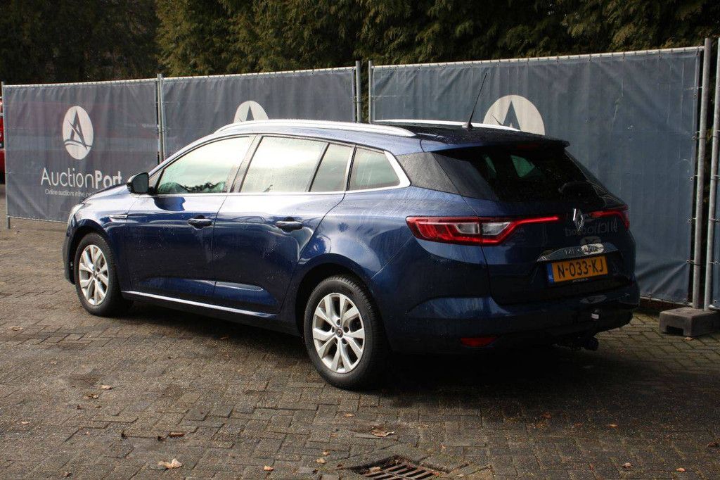 Stationwagen Renault Megane Estate 1.3 TCe Limited Benzine 140pk 2020