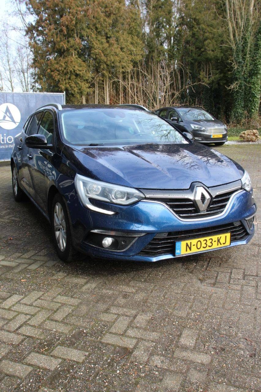 Stationwagen Renault Megane Estate 1.3 TCe Limited Benzine 140pk 2020