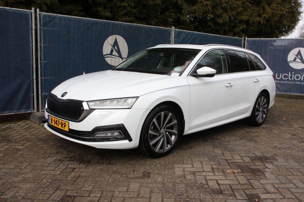 Stationwagen Skoda Octavia Combi 1.0 e-TSI Business Edition Plus Hybride 111pk 2021