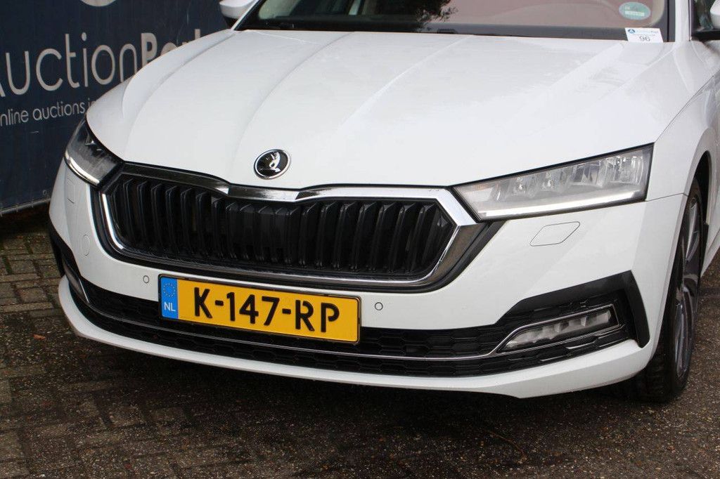 Stationwagen Skoda Octavia Combi 1.0 e-TSI Business Edition Plus Hybride 111pk 2021